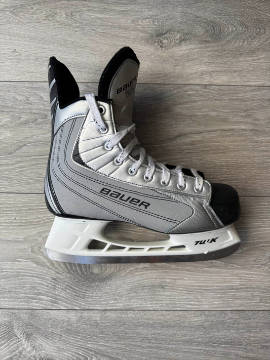 Bauer 22 "Silver Surfer" - UK 8.5