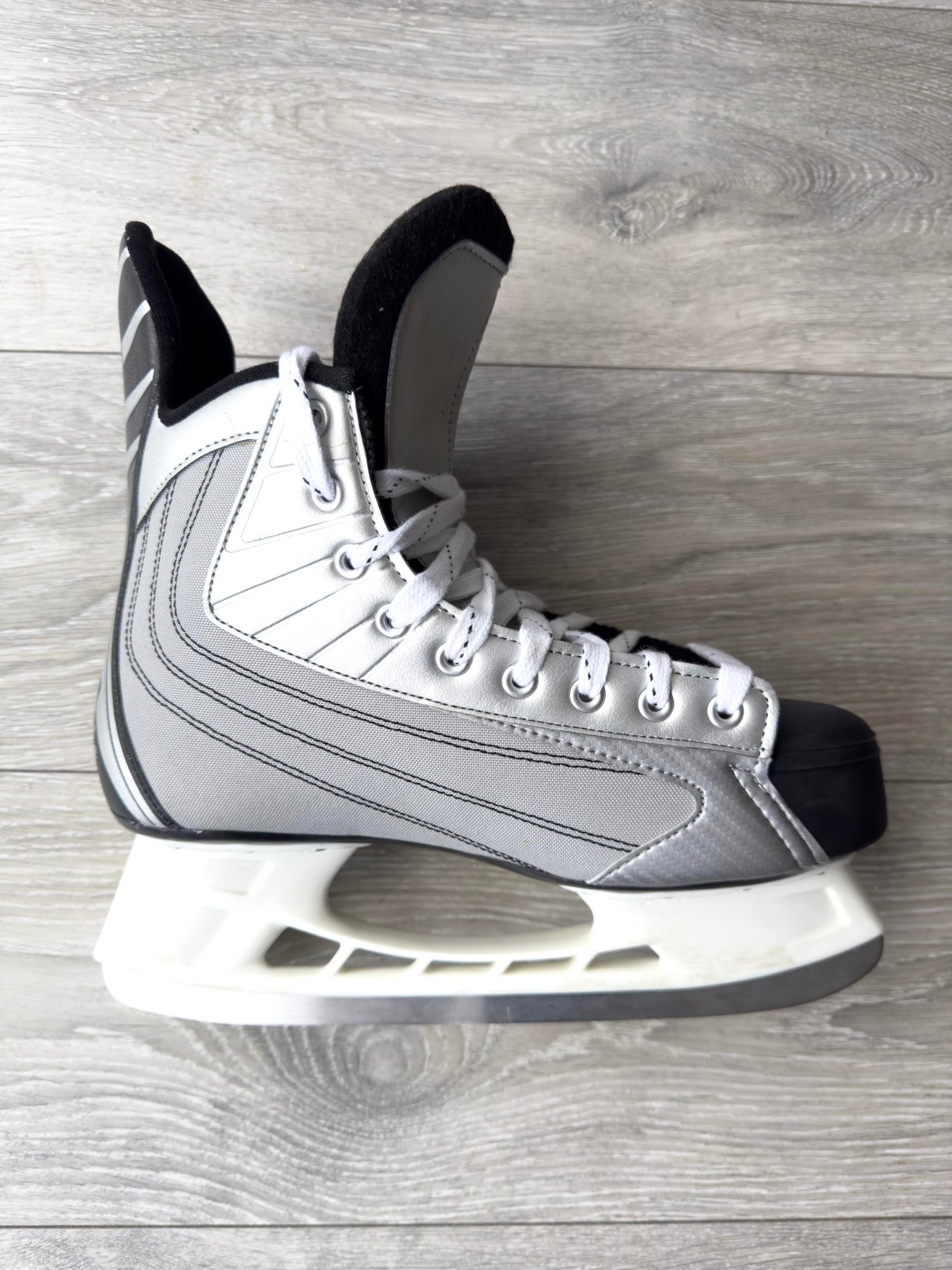 Bauer 22 "Silver Surfer" - UK 9.5